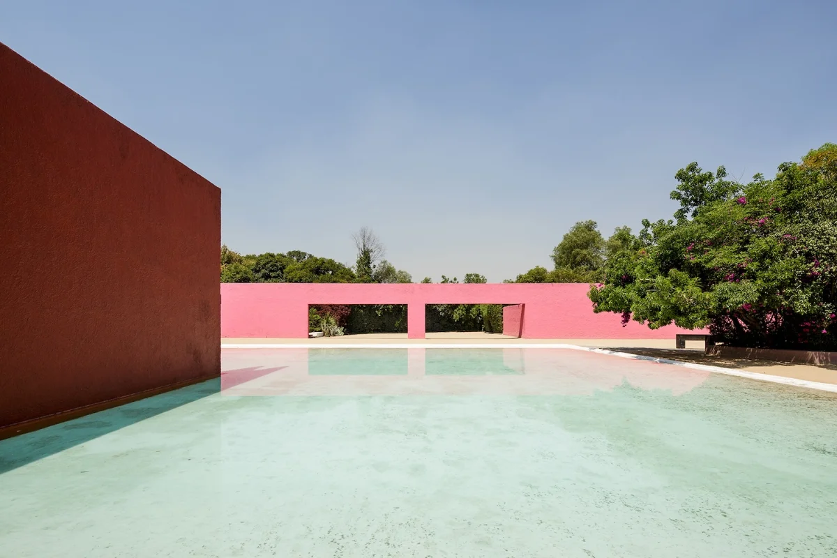 Barragán · muro rosa